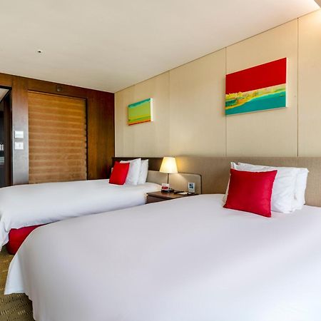 Hotel Ramada By Wyndham Jeju Hamdeok Extérieur photo