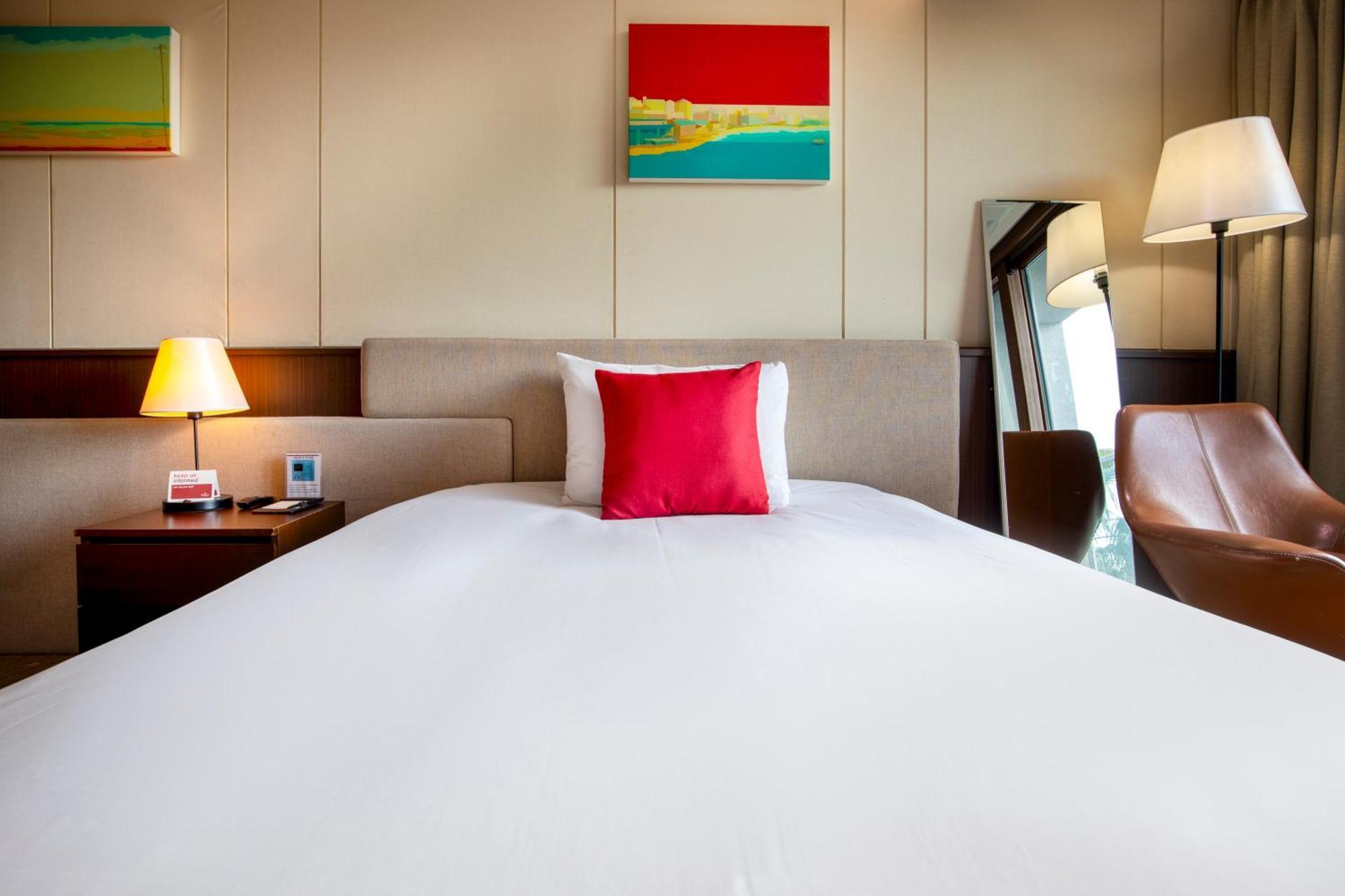 Hotel Ramada By Wyndham Jeju Hamdeok Extérieur photo