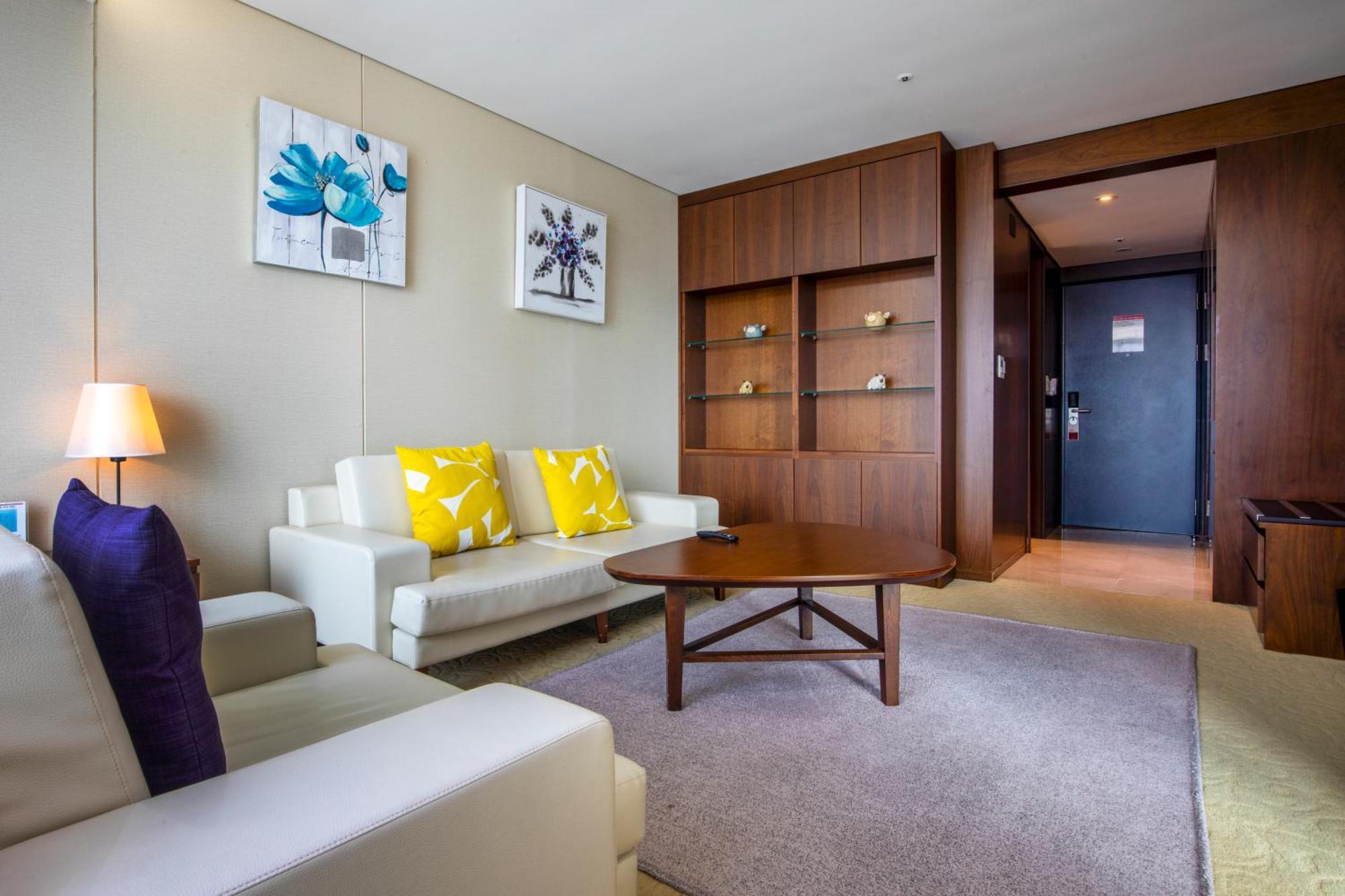 Hotel Ramada By Wyndham Jeju Hamdeok Extérieur photo