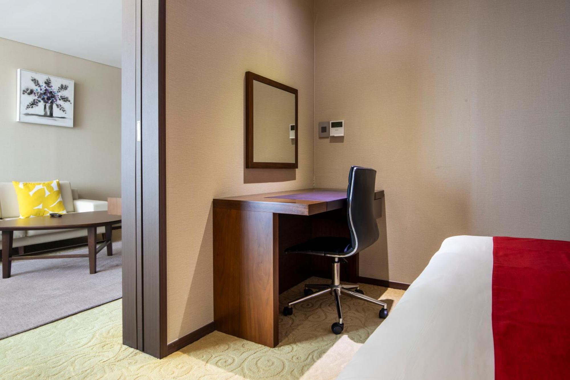 Hotel Ramada By Wyndham Jeju Hamdeok Extérieur photo