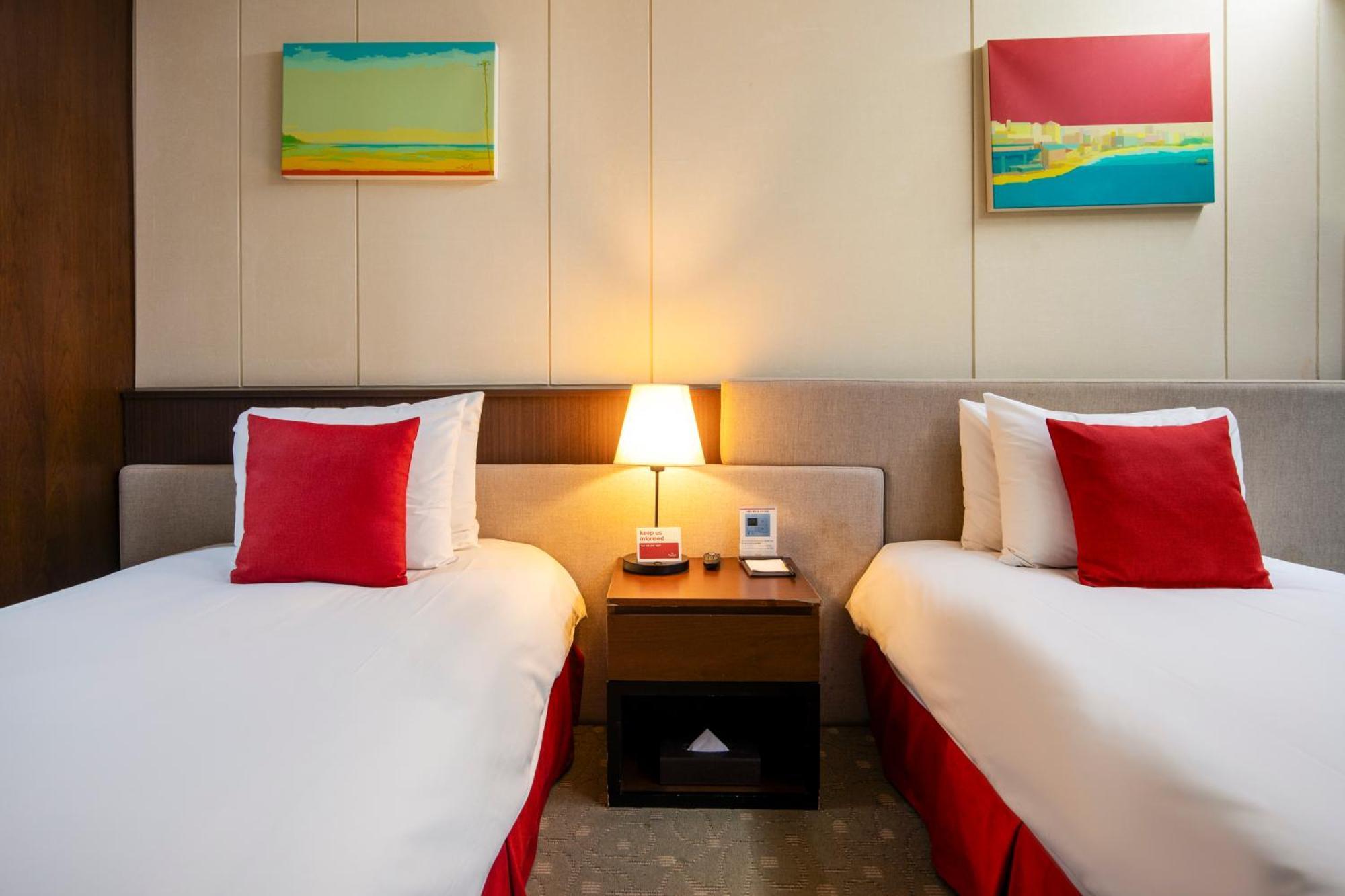 Hotel Ramada By Wyndham Jeju Hamdeok Extérieur photo