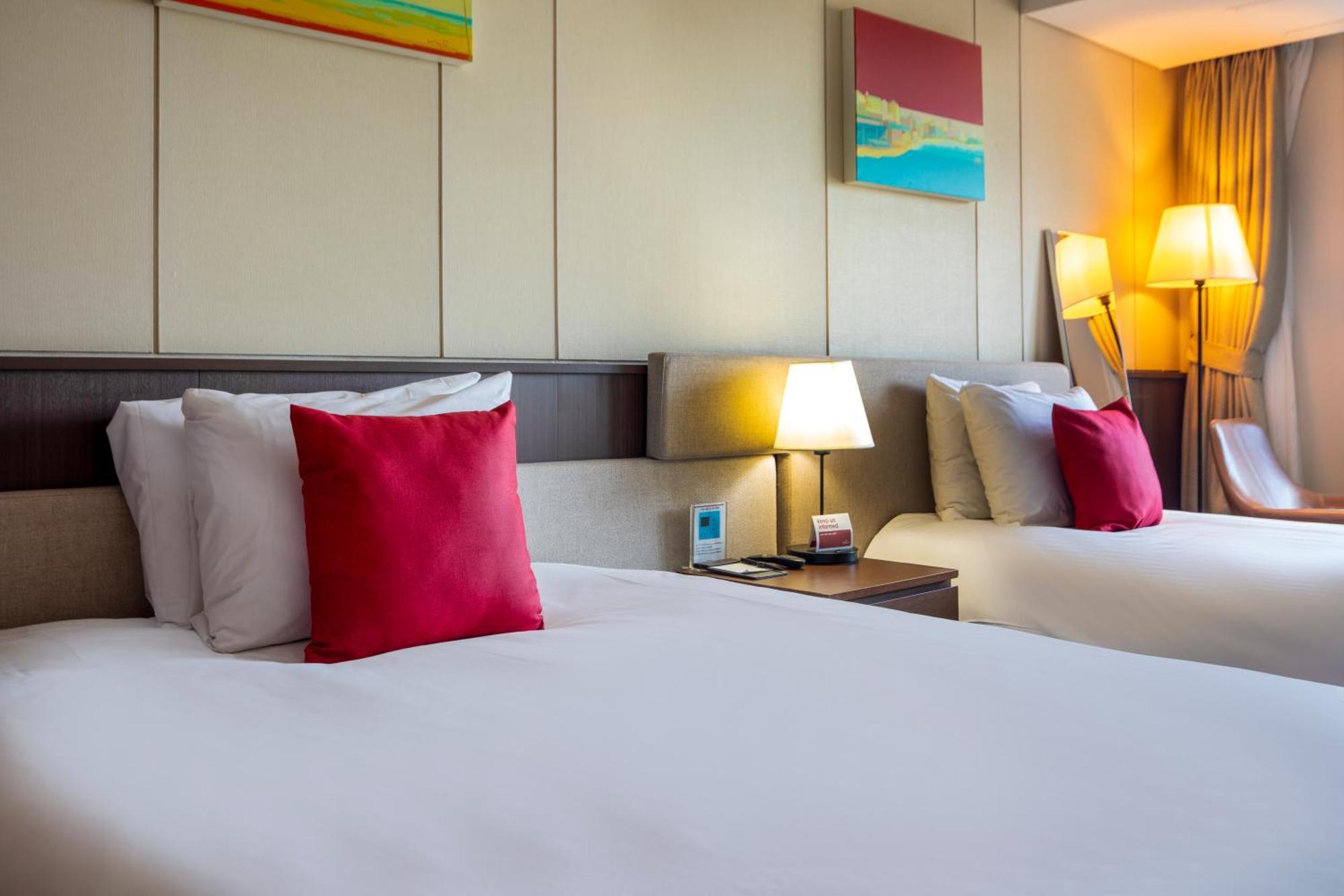 Hotel Ramada By Wyndham Jeju Hamdeok Extérieur photo